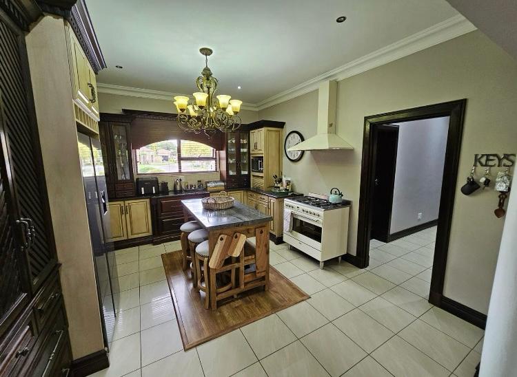 To Let 5 Bedroom Property for Rent in Jim Fouchepark Free State